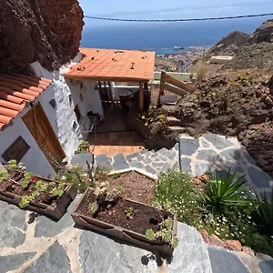 https://new-luxury-cave-vista-mar-with-private-jacuzzi-and-garden.tenerifehoteles.net